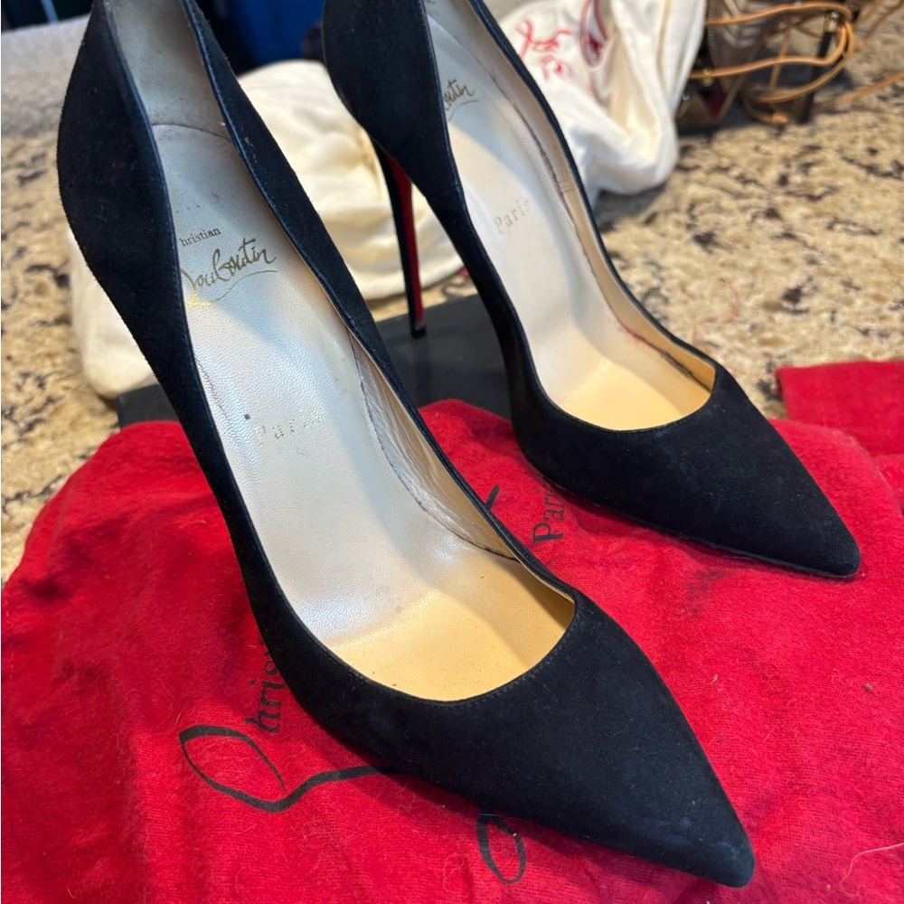 Red bottoms !!! Classic and  chic - Picture 2 of 8